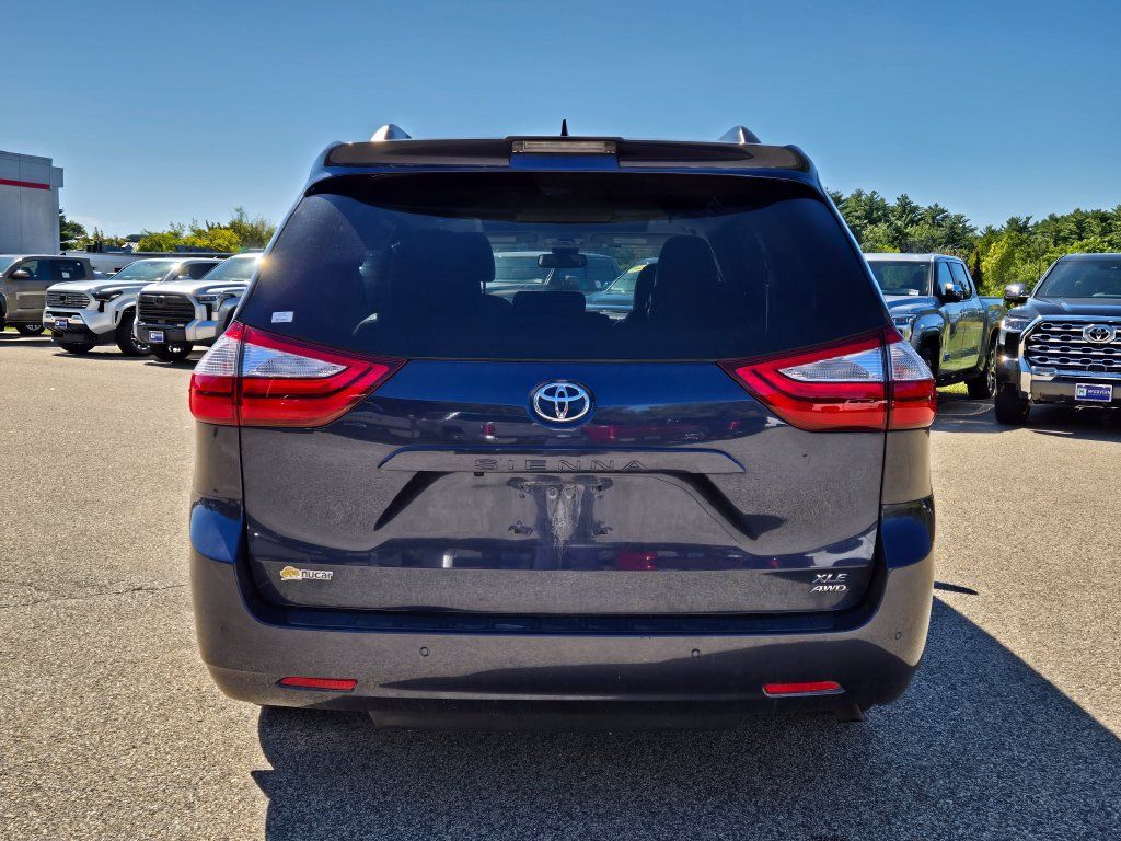 Used 2019 Toyota Sienna XLE w/ XLE Navigation Package AWD/4WD image 4