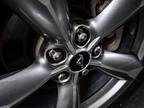 Used 2017 Ford Mustang Coupe RWD image 8