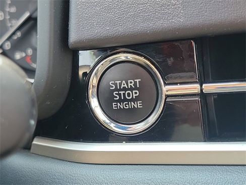 Used 2023 Mitsubishi Outlander SE Black Edition image 16