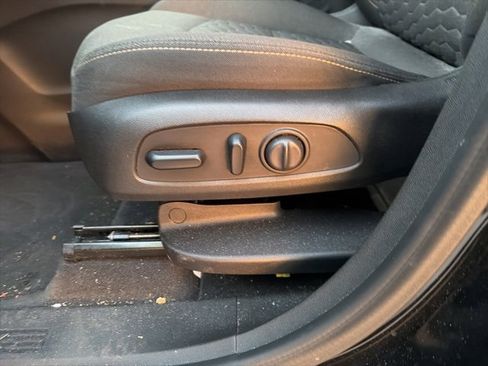 Used 2020 Chevrolet Equinox LT image 40