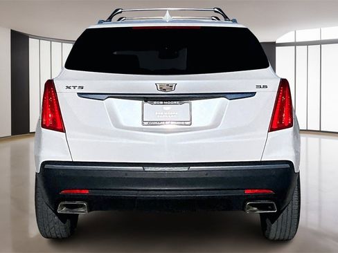 Used 2018 Cadillac XT5 Premium Luxury w/ Driver Assist Package image 4