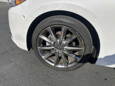 Used 2018 MAZDA MAZDA3 Grand Touring image 5