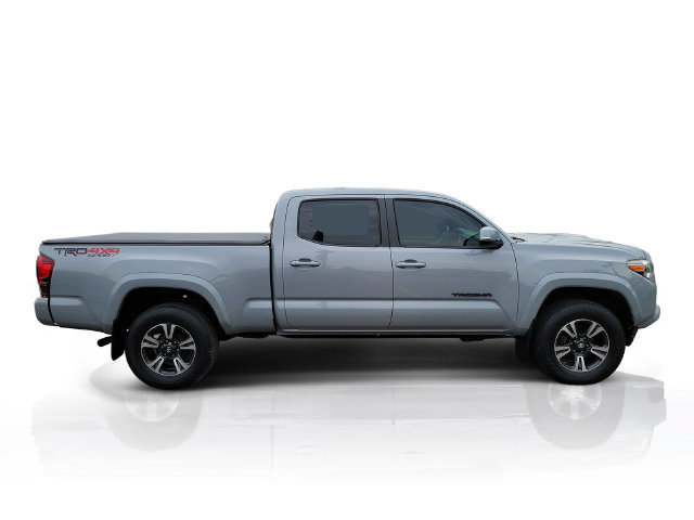 Used 2018 Toyota Tacoma TRD Sport AWD/4WD image 8