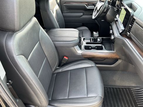 Used 2025 GMC Sierra 1500 SLT w/ SLT Premium Plus Package image 10