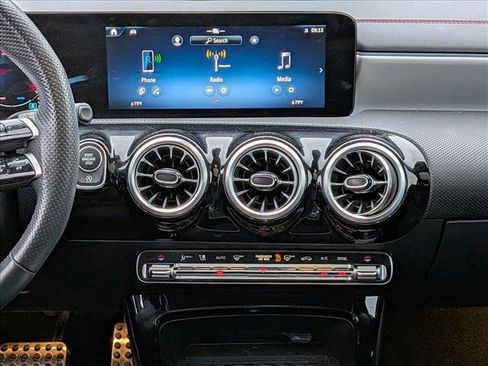 Used 2025 Mercedes-Benz CLA 250 image 10