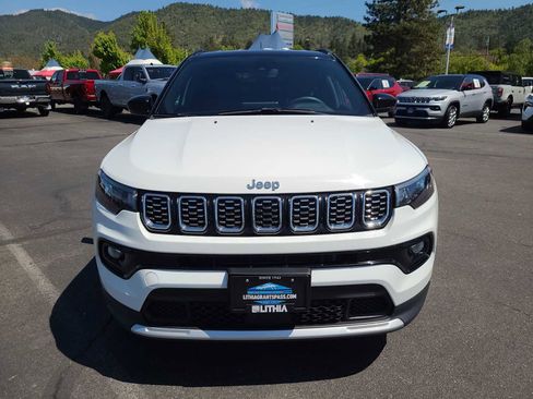 Used 2025 Jeep Compass Limited AWD/4WD image 14