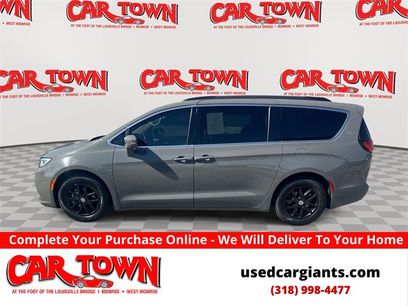 Used 2022 Chrysler Pacifica Touring-L