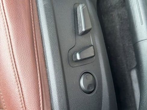 Used 2024 Kia Telluride EX w/ EX Captain's Chair Package AWD/4WD image 36