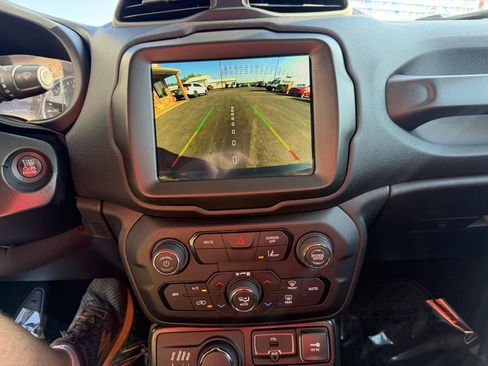 Used 2022 Jeep Renegade Sport w/ Sport Appearance Group AWD/4WD image 29