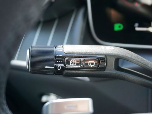 Certified 2025 Mercedes-Benz GLC 300 4MATIC image 29