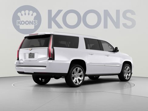 Used 2016 Cadillac Escalade ESV Luxury AWD/4WD image 4