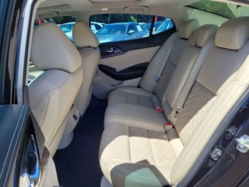 Used 2018 Nissan Maxima Platinum FWD image 11