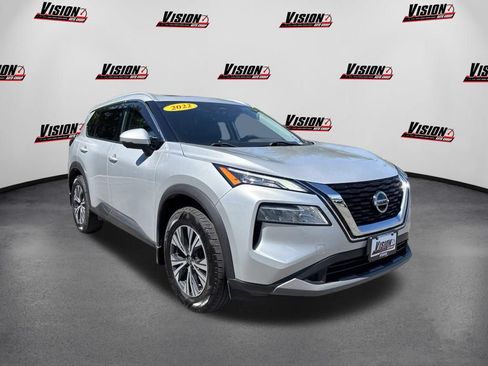 Used 2021 Nissan Rogue SV w/ Premium Package AWD/4WD image 3