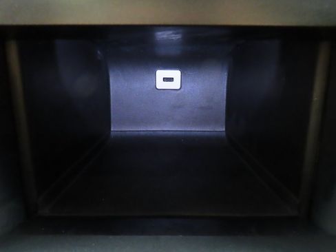 Used 2019 Chevrolet Suburban Premier image 20