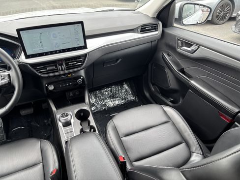 Used 2025 Ford Escape Platinum AWD/4WD image 19