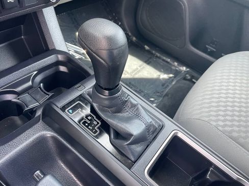 Used 2022 Toyota Tacoma SR RWD image 21
