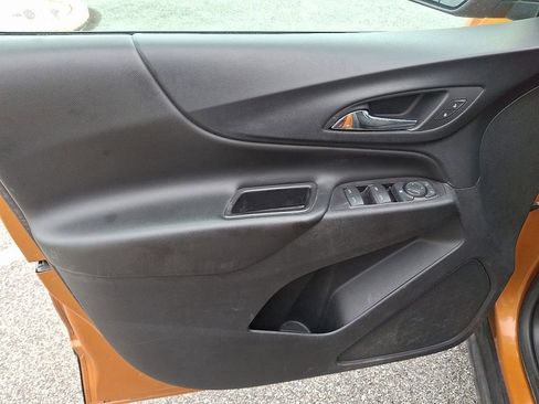 Used 2018 Chevrolet Equinox LT image 16