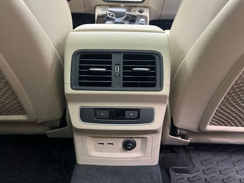 Used 2024 Audi Q5 2.0T Premium Plus w/ Premium Plus Package image 9