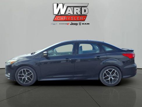 Used 2015 Ford Focus SE w/ SE Sport Package image 22