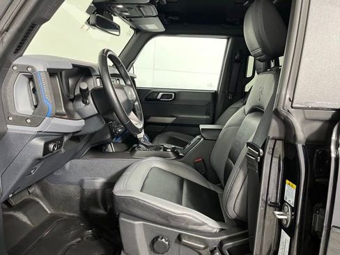 Used 2023 Ford Bronco Black Diamond w/ Sasquatch Package image 11