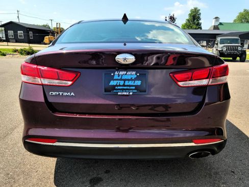 Used 2018 Kia Optima LX w/ 17" Alloy Wheels Package FWD image 5