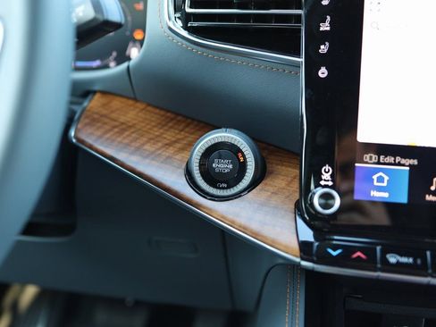 Used 2023 Jeep Grand Wagoneer Series II image 32