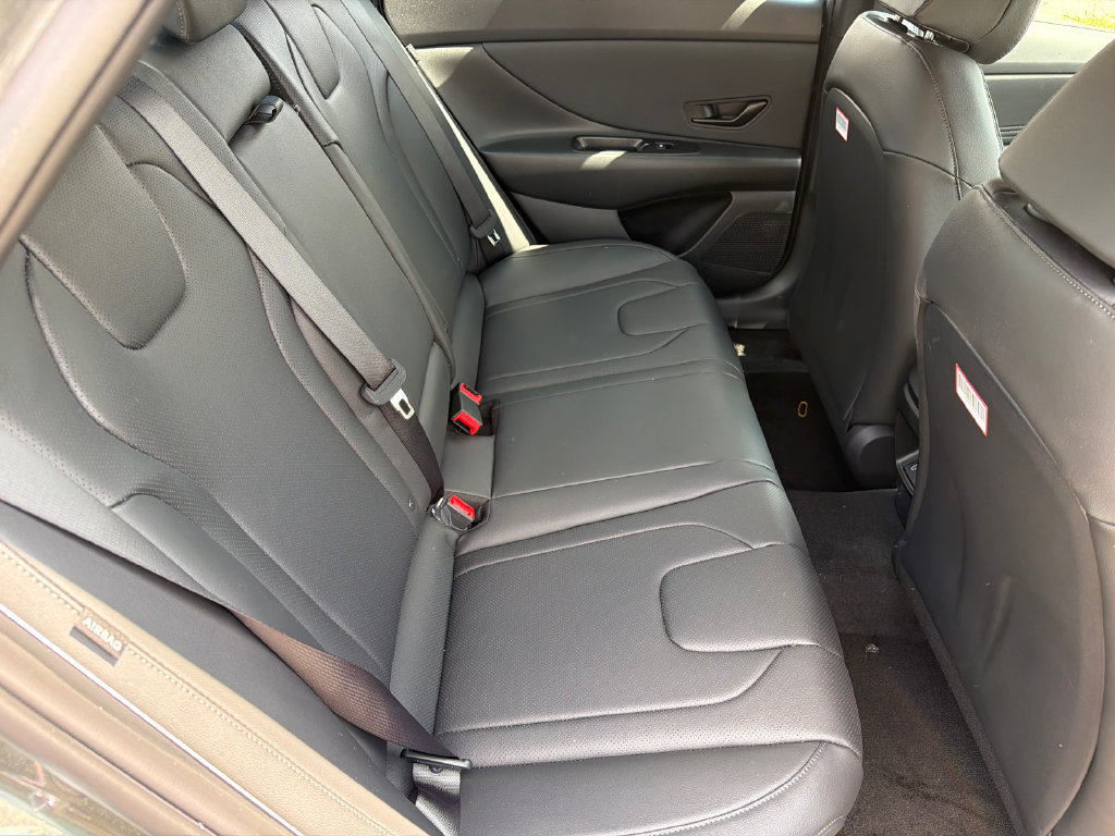 New 2026 Hyundai Elantra SEL Sport FWD image 16