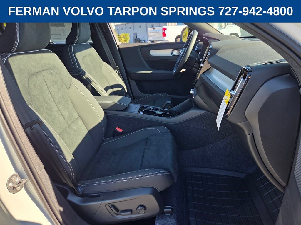 New 2026 Volvo XC40 B5 Ultra w/ Protection Package Premier AWD/4WD image 20