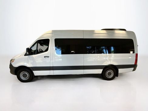Used 2025 Mercedes-Benz Sprinter 2500 image 2