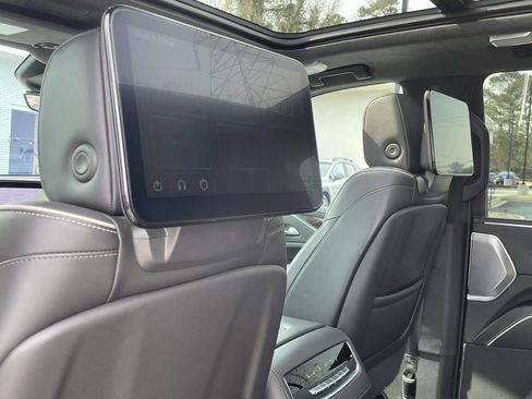 Used 2022 Cadillac Escalade ESV Sport Platinum w/ Heavy-Duty Trailer Package image 13