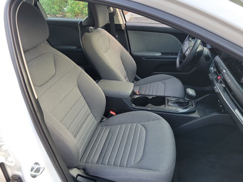 Used 2025 Kia K4 EX FWD image 22