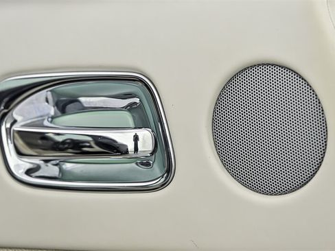 Used 2015 Rolls-Royce Wraith RWD image 15