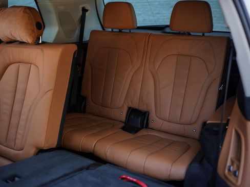 Used 2022 BMW X7 xDrive40i w/ Premium Package image 24