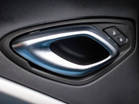 Used 2023 Chevrolet Camaro LT w/ Technology Package RWD image 9