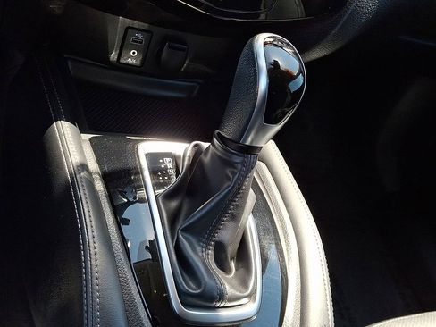 Used 2017 Nissan Rogue SL w/ SL Premium Package AWD/4WD image 22