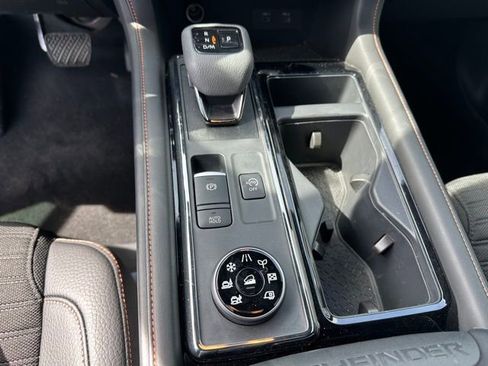 Used 2025 Nissan Pathfinder Rock Creek image 21