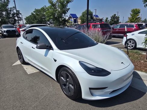 Used 2021 Tesla Model 3 Standard Range Plus RWD image 8