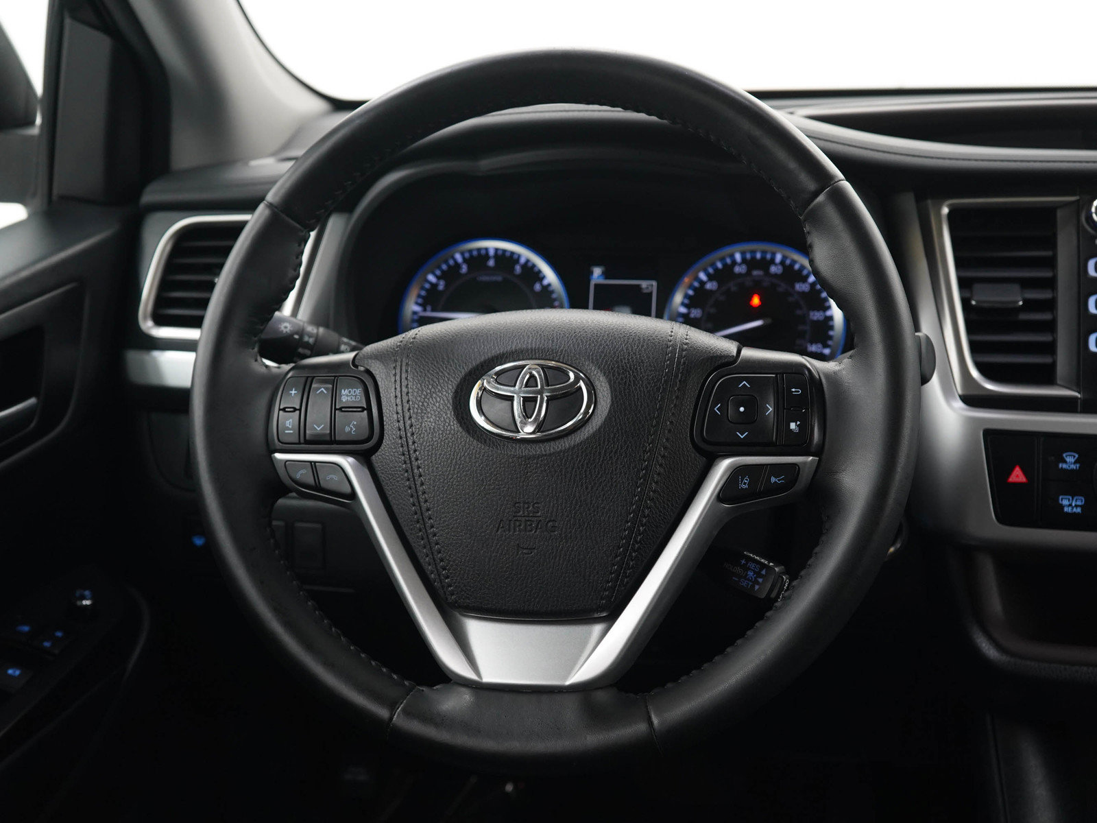 Used 2019 Toyota Highlander XLE AWD/4WD image 18