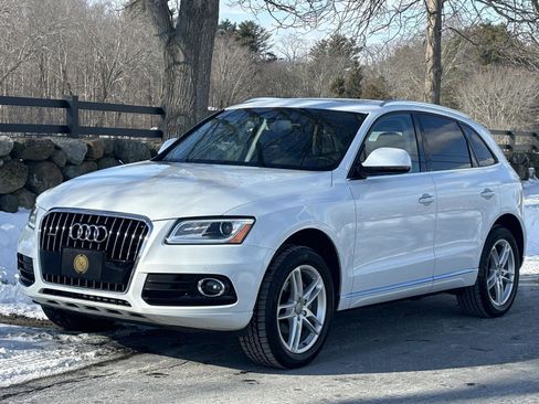 Used 2017 Audi Q5 2.0T Premium Plus w/ Technology Package image 12