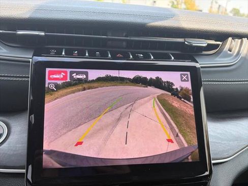 Certified 2023 Jeep Grand Cherokee Limited w/ Luxury Tech Group II AWD/4WD image 27