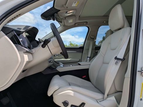 New 2026 Volvo XC90 B6 Ultra w/ Protection Package Premier AWD/4WD image 2