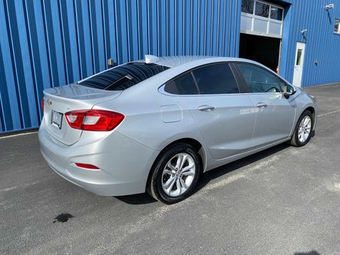 Used 2019 Chevrolet Cruze LT image 4
