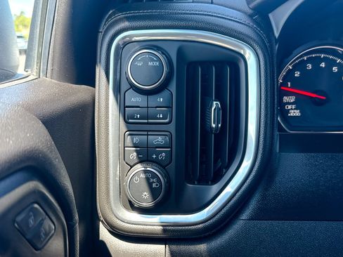 Used 2020 Chevrolet Silverado 1500 RST AWD/4WD image 40