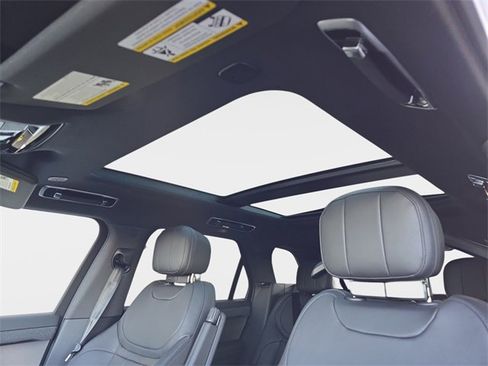 New 2026 Land Rover Range Rover Sport Dynamic SE image 17