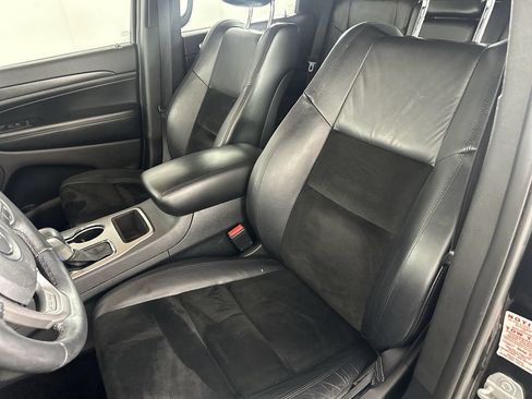 Used 2018 Jeep Grand Cherokee Altitude AWD/4WD image 21