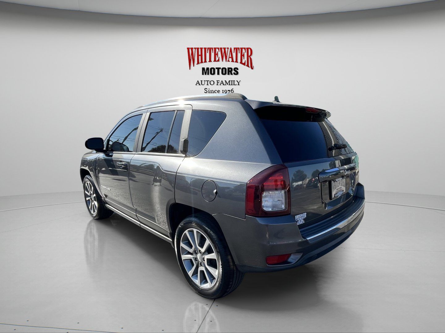Used 2016 Jeep Compass High Altitude FWD image 3