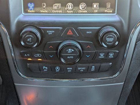 Used 2017 Jeep Grand Cherokee Altitude image 18