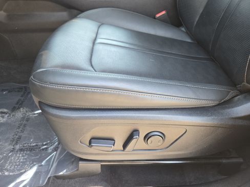 Used 2024 Kia Sorento S FWD image 9