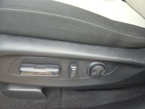 Used 2025 Honda CR-V EX image 15