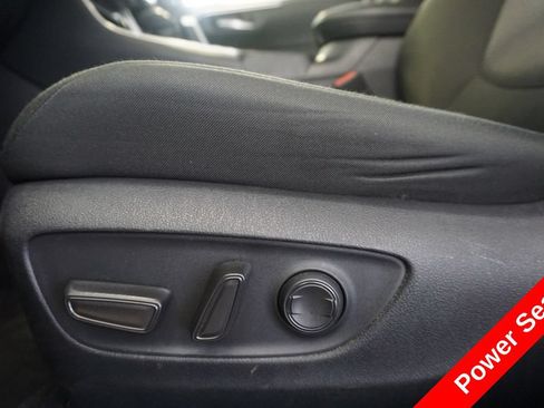 Used 2025 Toyota RAV4 XLE AWD/4WD image 6